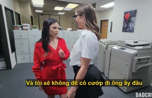 Người phụ nữ nhà bên say xỉn vào nhầm nhà thanh niên fa