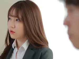 Nấu ăn mà ăn mặc thế này anh bồ phải nện thôi
